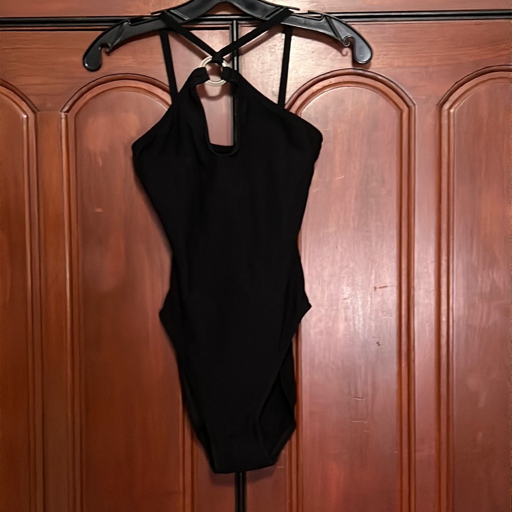 Anne Klein Black One Piece With Key Hole Center Ring Front Size 10